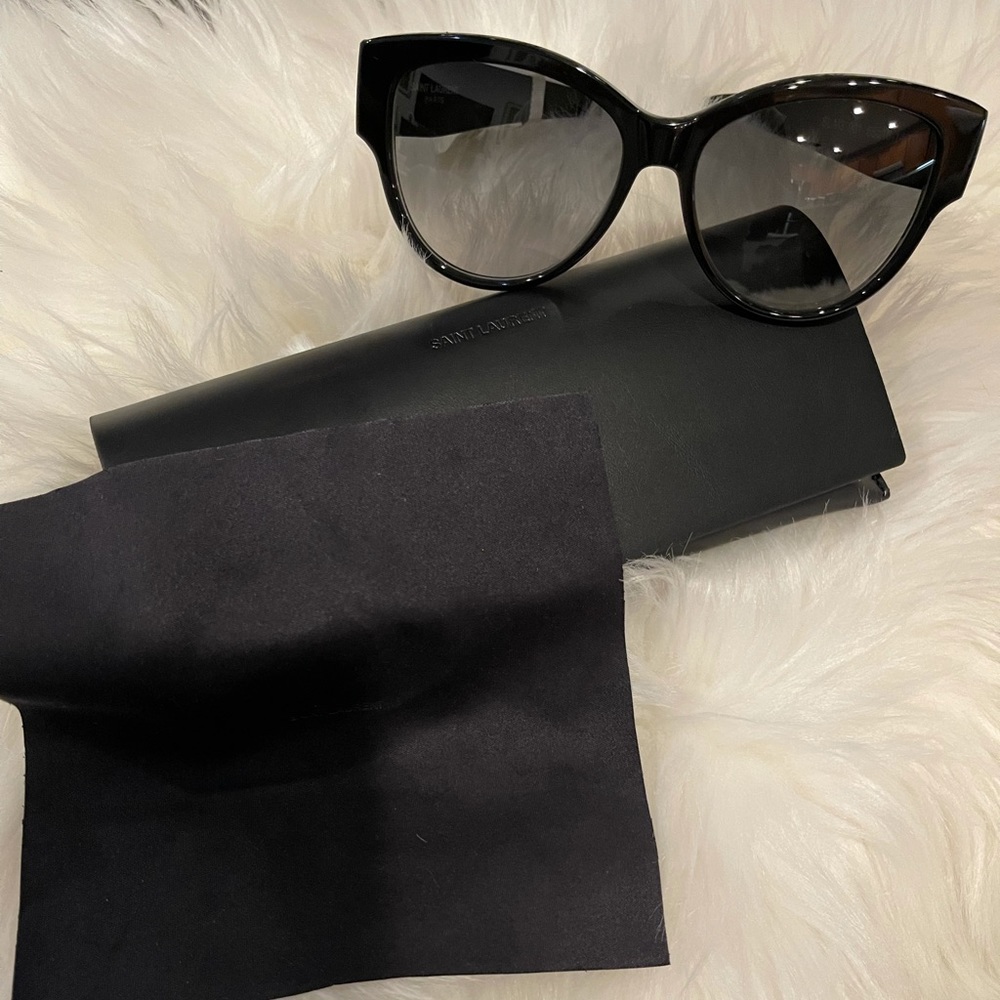 *SOLD* on ♏️erc - SAINT LAURENT SUNGLASSES - Picture 10 of 12
